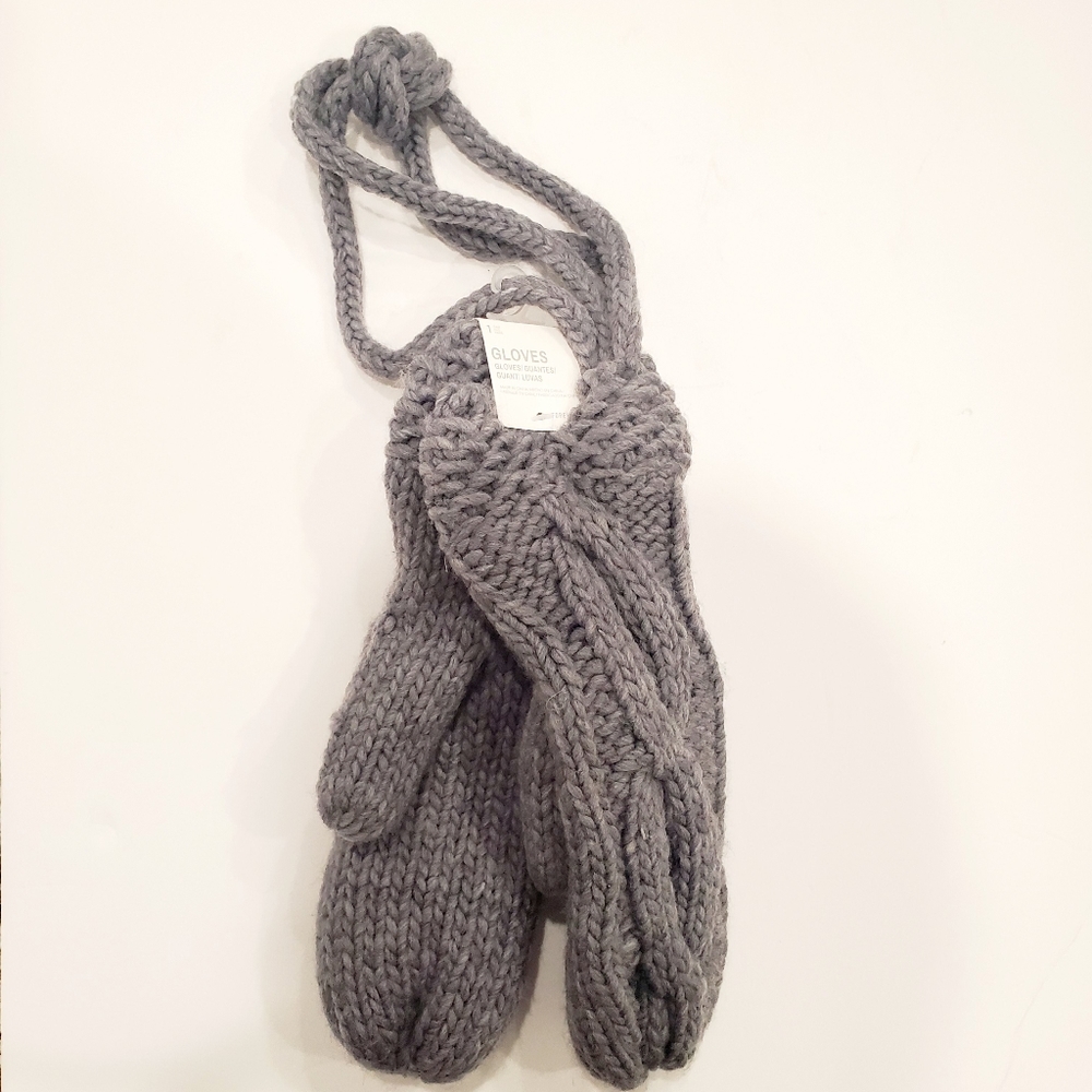 Gray Cable Knit Mittens